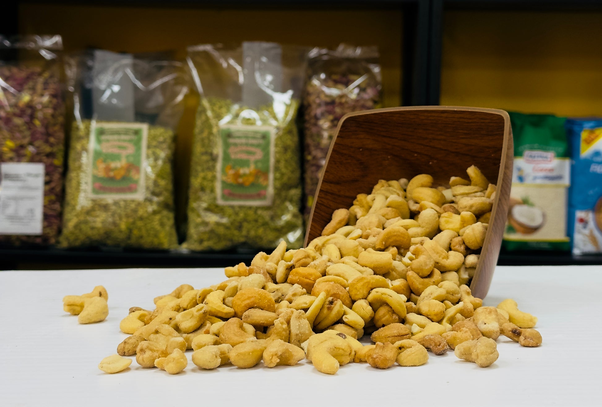 Anacardi Tostati e Salati 5Kg - Frutta Secca - Schiaccia & Mangia  - fruttasana.com