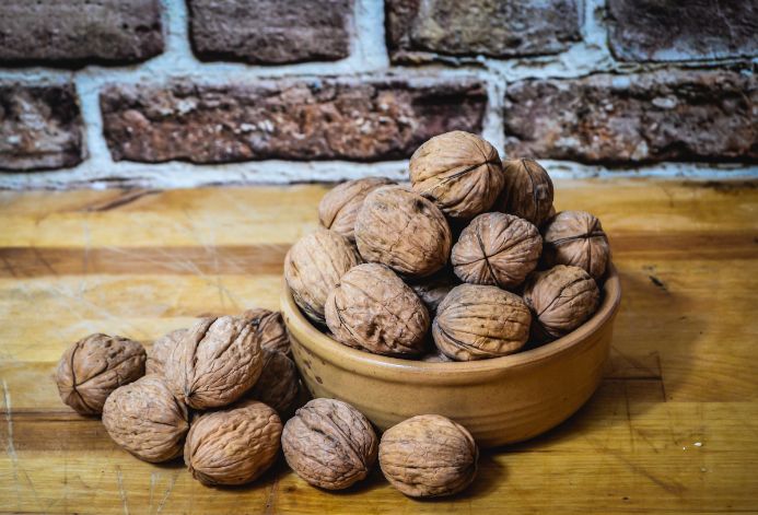 Noci al Naturale in Guscio - Frutta Secca - Schiaccia & Mangia